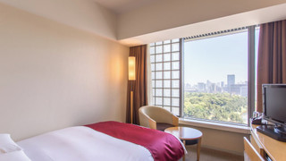 セミダブルルーム – ベッド幅 140 cm 禁煙 (皇居側)