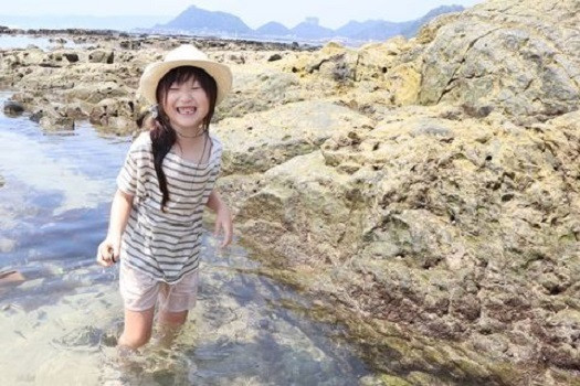 岩場をじゃぶじゃぶと歩くだけでも楽しそう♪ / 3