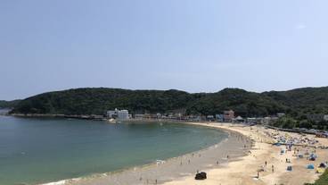 宿近くのビーチ / 1