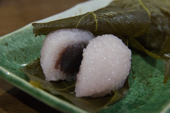 「出町ふたば」料理 787171 桜餅の断面