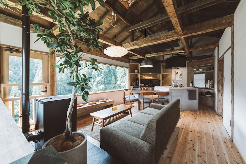 崖の家 KONAGATA 1 リビング②