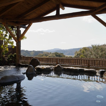 「ひとり⽫鉢」「めおと⽫鉢」など少人数用の⽫鉢料理が嬉しい♪3917477