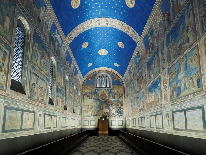 ブルーが印象的なイタリアの「スクロヴェーニ礼拝堂」の再現。館内は全て記念撮影OKなのも嬉しいポイント