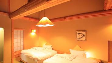 月の下に眠る おぼろ月 寝室 / 2