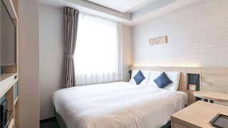 スタンダード ルーム クイーンベッド 1 台 禁煙