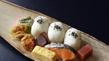 食事・飲み物 / 12