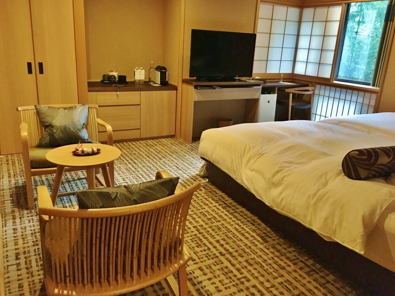 ラウンジサービスに貸切露天風呂。東山の中心の贅沢ホテル4376237