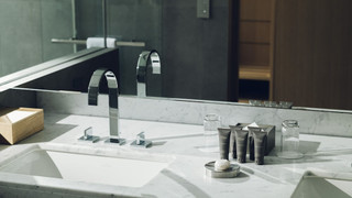 ルーム 2 ベッドルーム 窓なし 別館