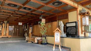 施設の入り口 / 22