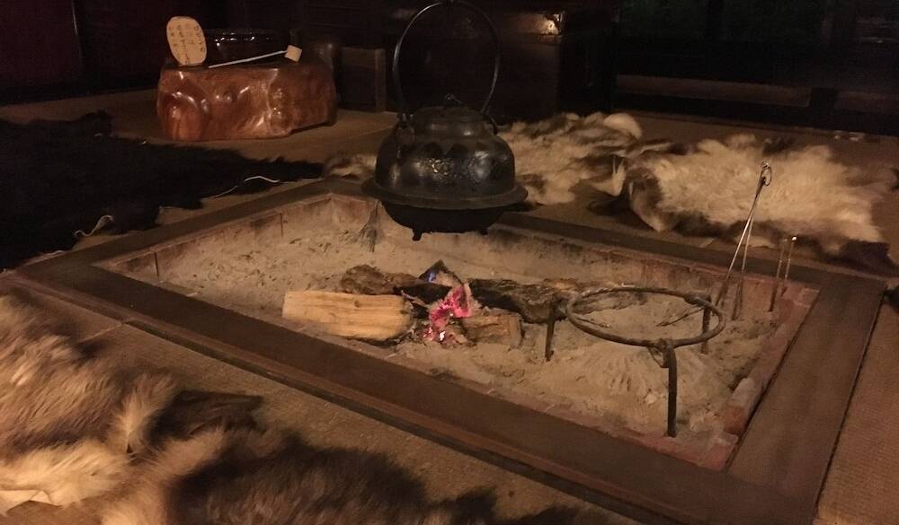 灯し火を囲む
静かなひととき / 2