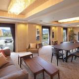 キャッスルスイート リビング / 2