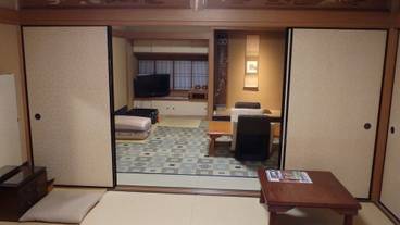 客室 / 5
