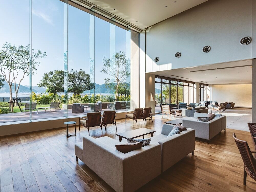 ロビーラウンジ