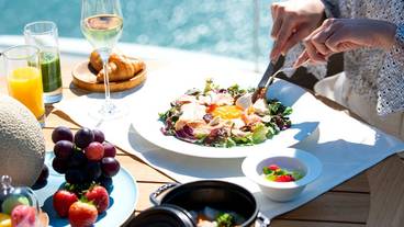 バルコニーでの朝食イメージ / 2