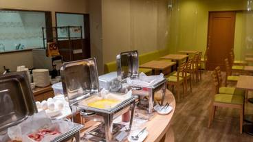 朝食スペース / 10