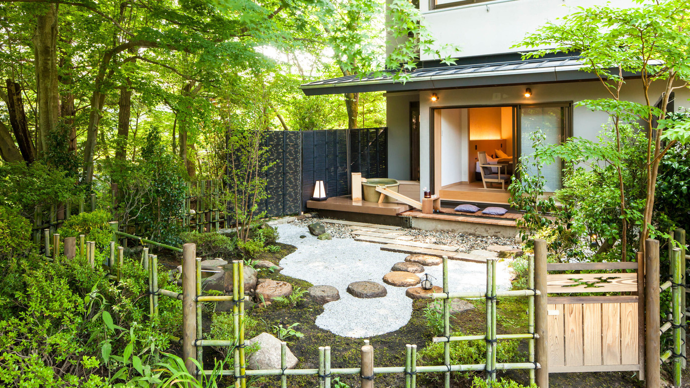 大正12年創業。昭和天皇がご来館された老舗宿3564050