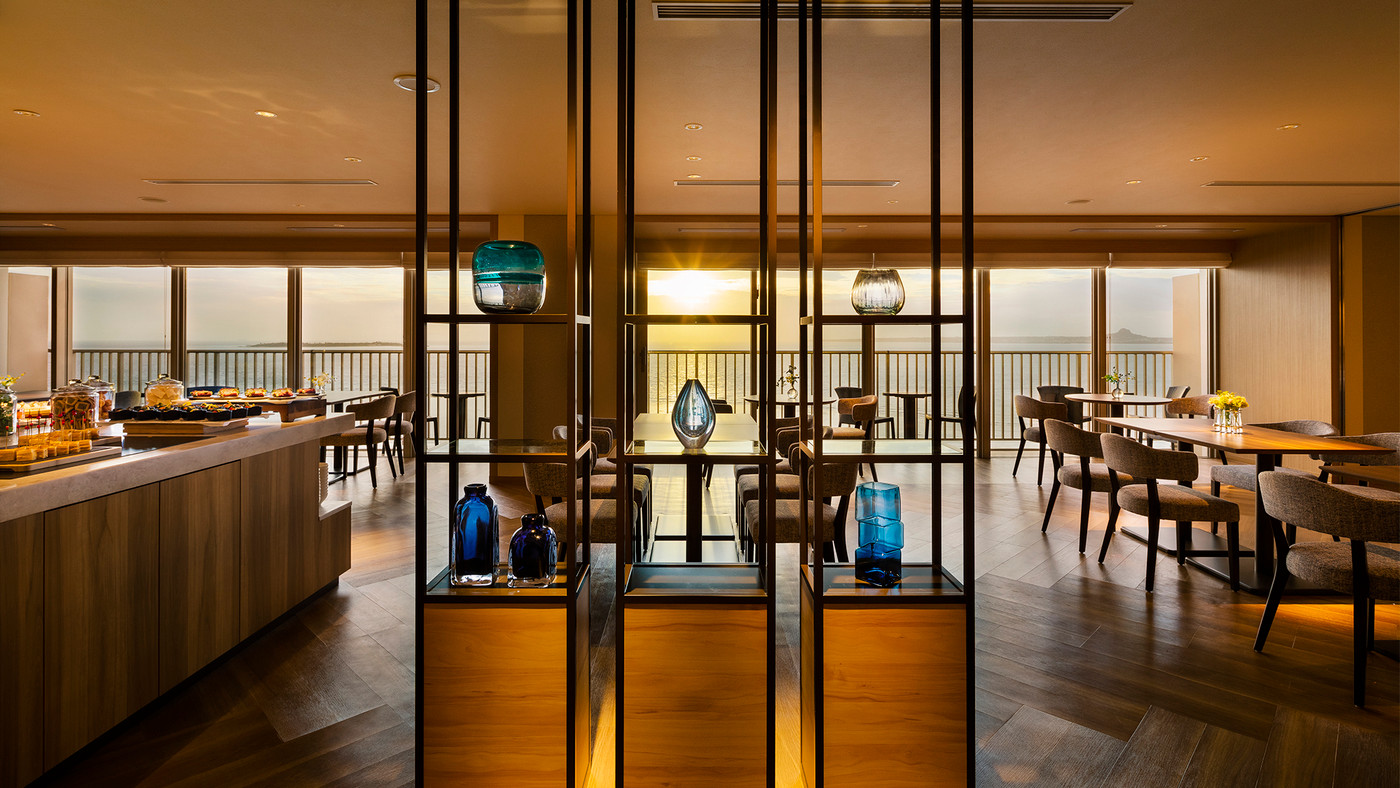 リゾートホテルのおこもりステイで2人の特別な時間を4065220