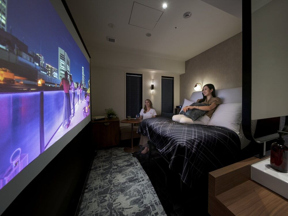 100インチのスクリーンでプライベートシアターを楽しむ♪4290180