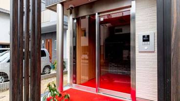 施設の入り口 / 10