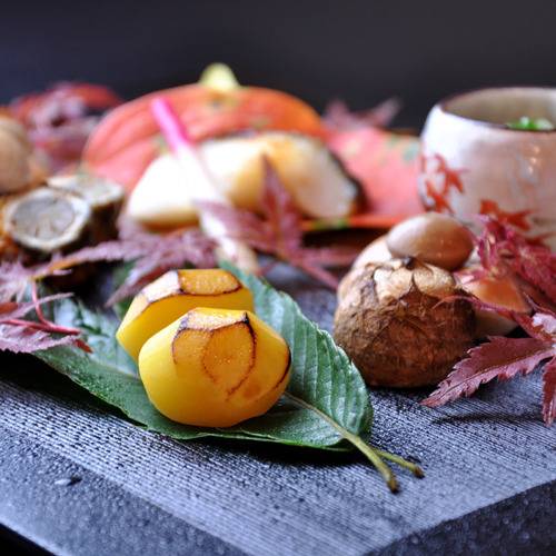 個室で味わう
創作懐石料理 / 4