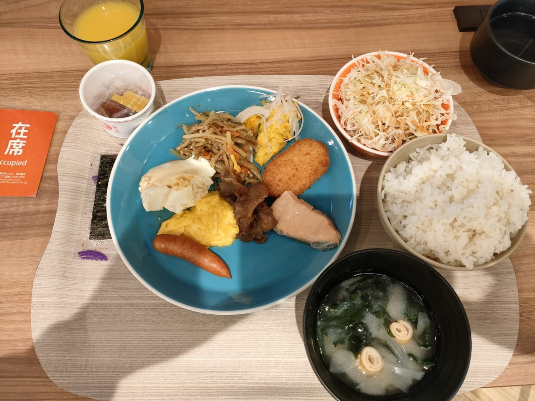 朝食