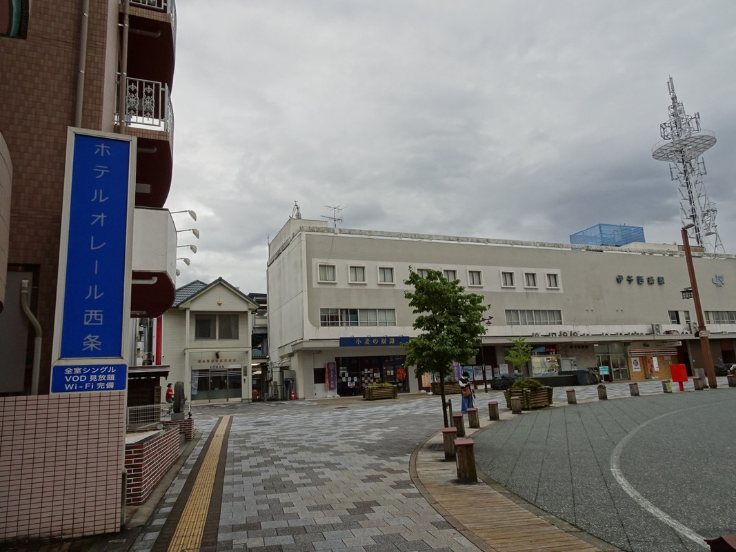 西条駅の目の前
