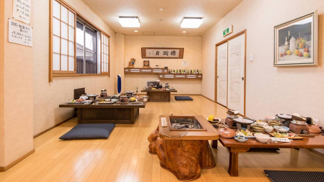 夜は地元新鮮素材の
囲炉裏御前 / 5