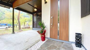 施設の入り口 / 8