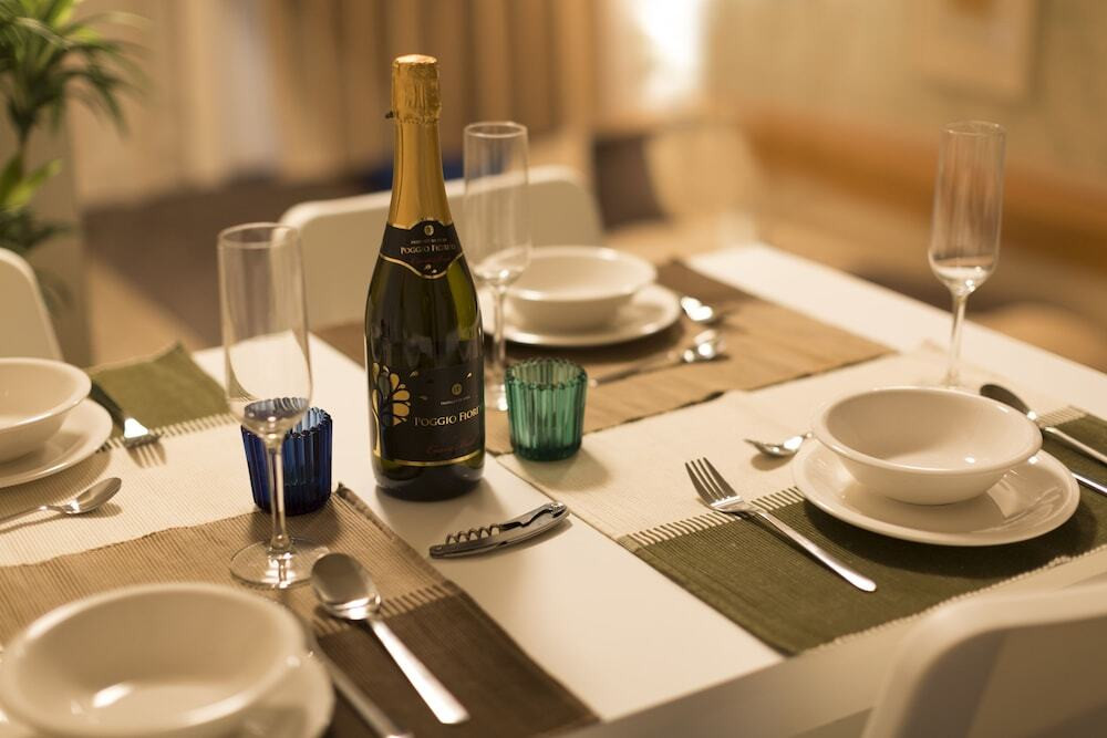 客室内のダイニングエリア