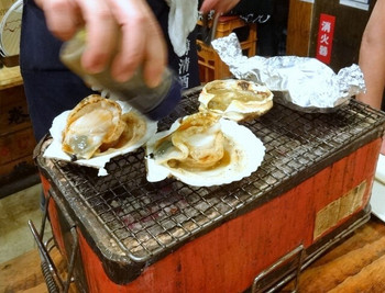 「赤羽 トロ函」 料理 32905243 店員さんが調理してくれます