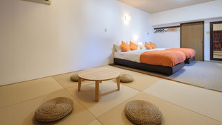 和洋室　デラックスルーム　セミダブルベッド2台＆シングル敷布団２枚　キッチン付　禁煙　清掃料金別　連泊時の清掃なし