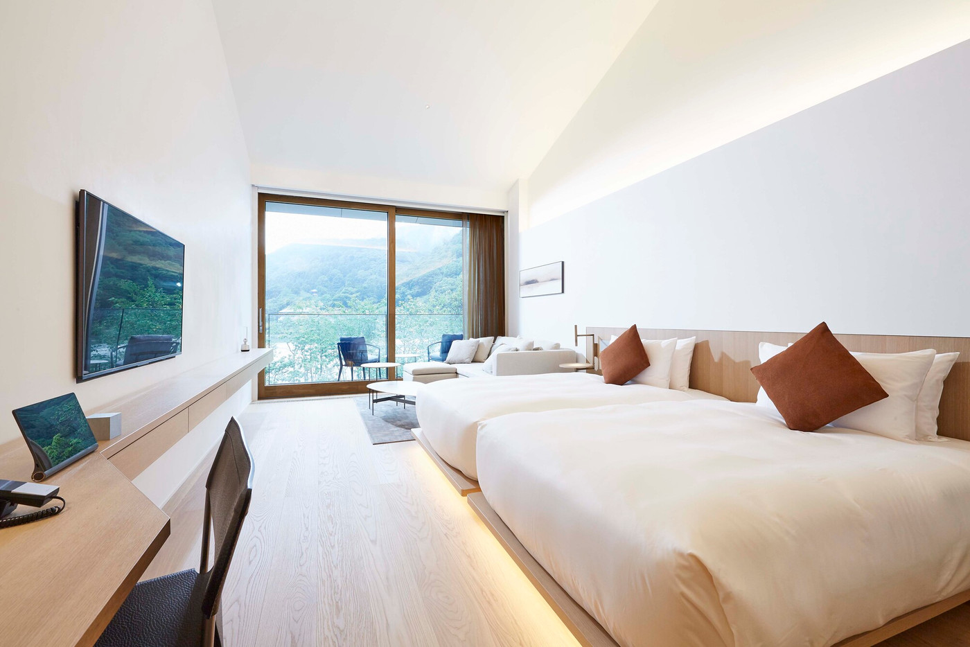 嵐山の絶景と本格フレンチが堪能できる自然と調和したホテル3449917