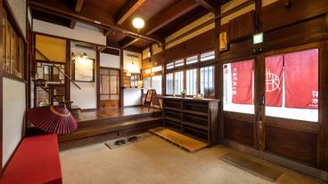 内部エントランス / 2