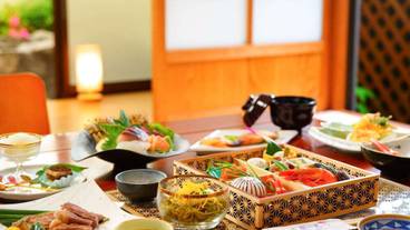 食事・飲み物 / 10