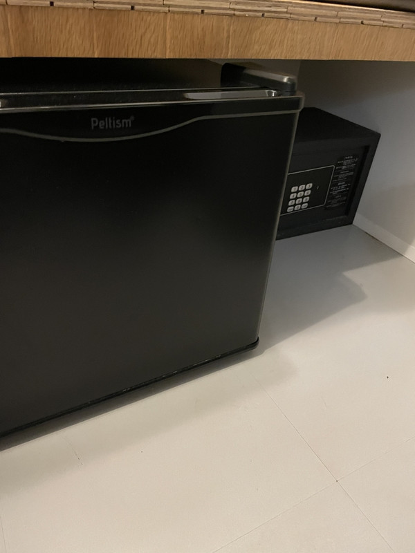 冷蔵庫とセキュリティボックス