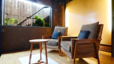 Interior / 1