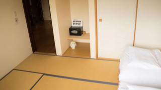 和室 ツインルーム 共用バスルーム 1