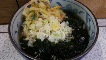 「デイリーチコ」料理 886609 天ぷらうどん＋わかめで　　３４０円　2013.9