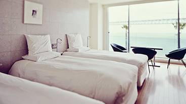 Triple Room / 2