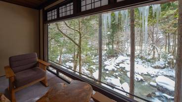 客室 / 28