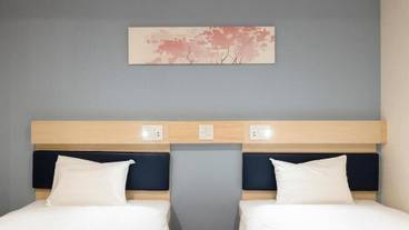客室 / 25
