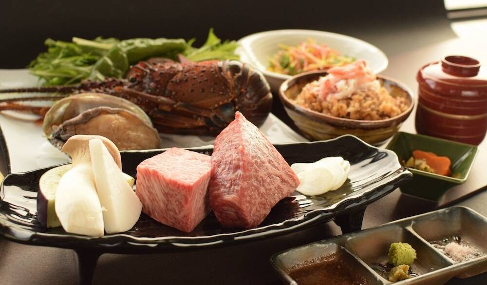 自分へのご褒美は
目にも楽しいディナー / 2