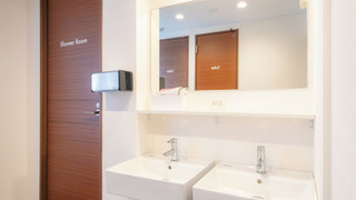 ベーシック トリプルルーム ダブルベッド 1 台ソファーベッド付き 禁煙 共用バスルーム (1 Double Bed and 1 Sofa Bed)