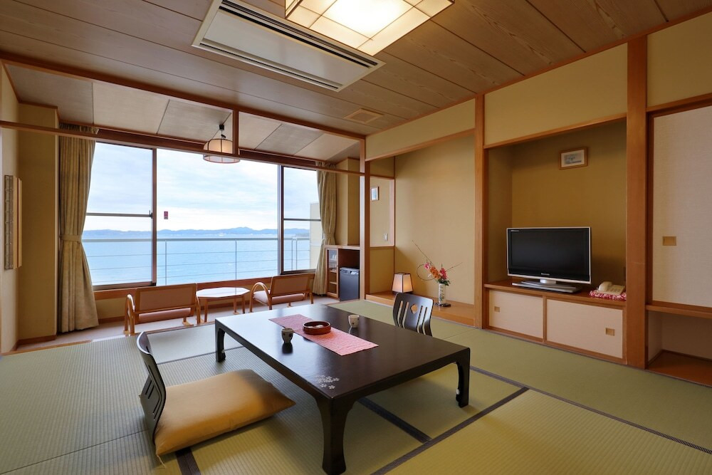 海の湯宿 花しぶき（ウミノユヤド ハナシブキ） / 1