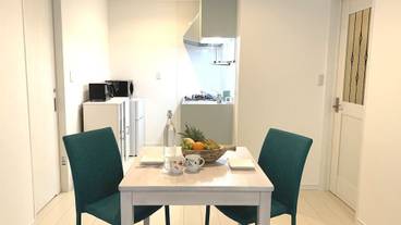 客室内のダイニングエリア / 14