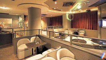 カラオケ ルーム / 3