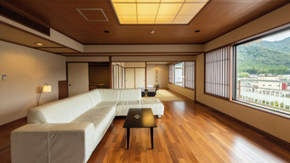 Mikazuki CLUB9 すその 禁煙
