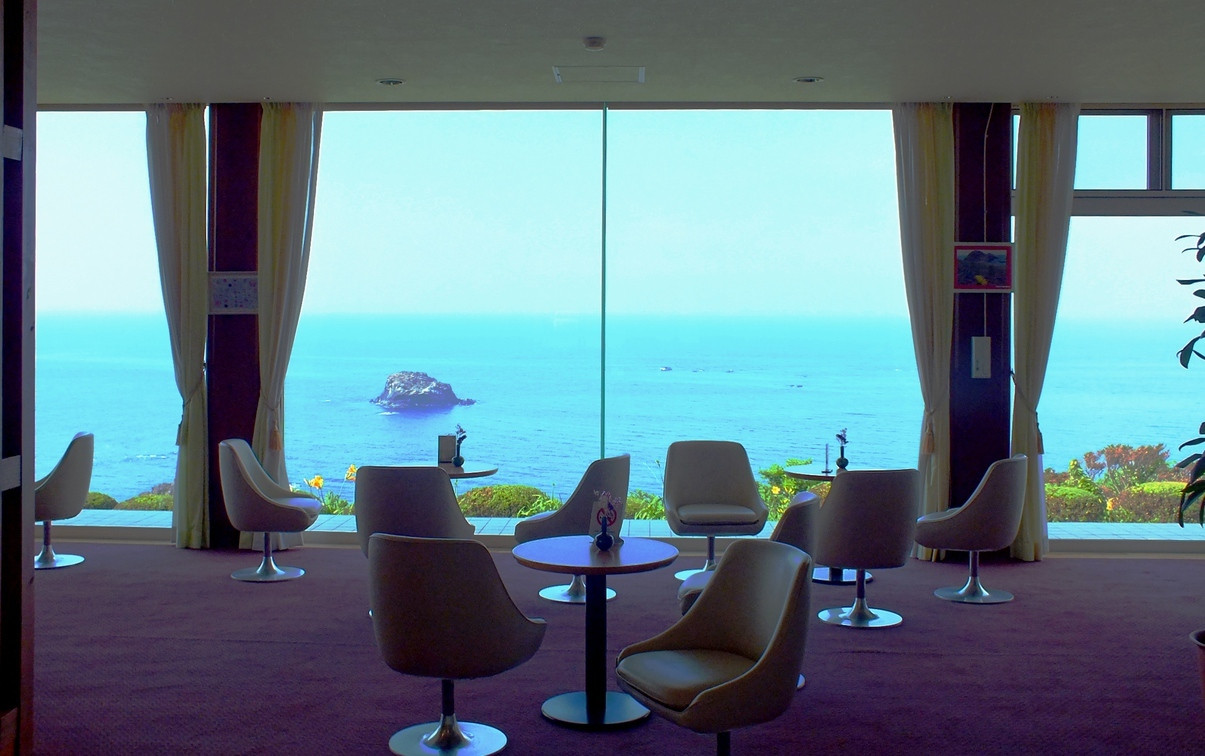 窓から見える「二ツ亀」は圧巻！佐渡最北端のホテル4232647