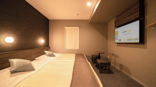 ツインルーム ダブルベッド 2 台 (定員に幼児含む) 禁煙