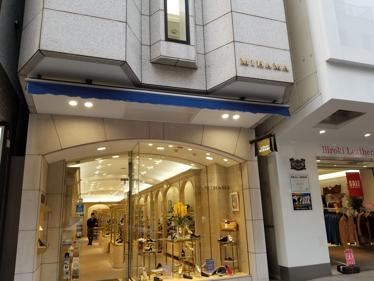 2. 何足も揃えたくなっちゃう♡エレガントなシューズ「ミハマ」2849056